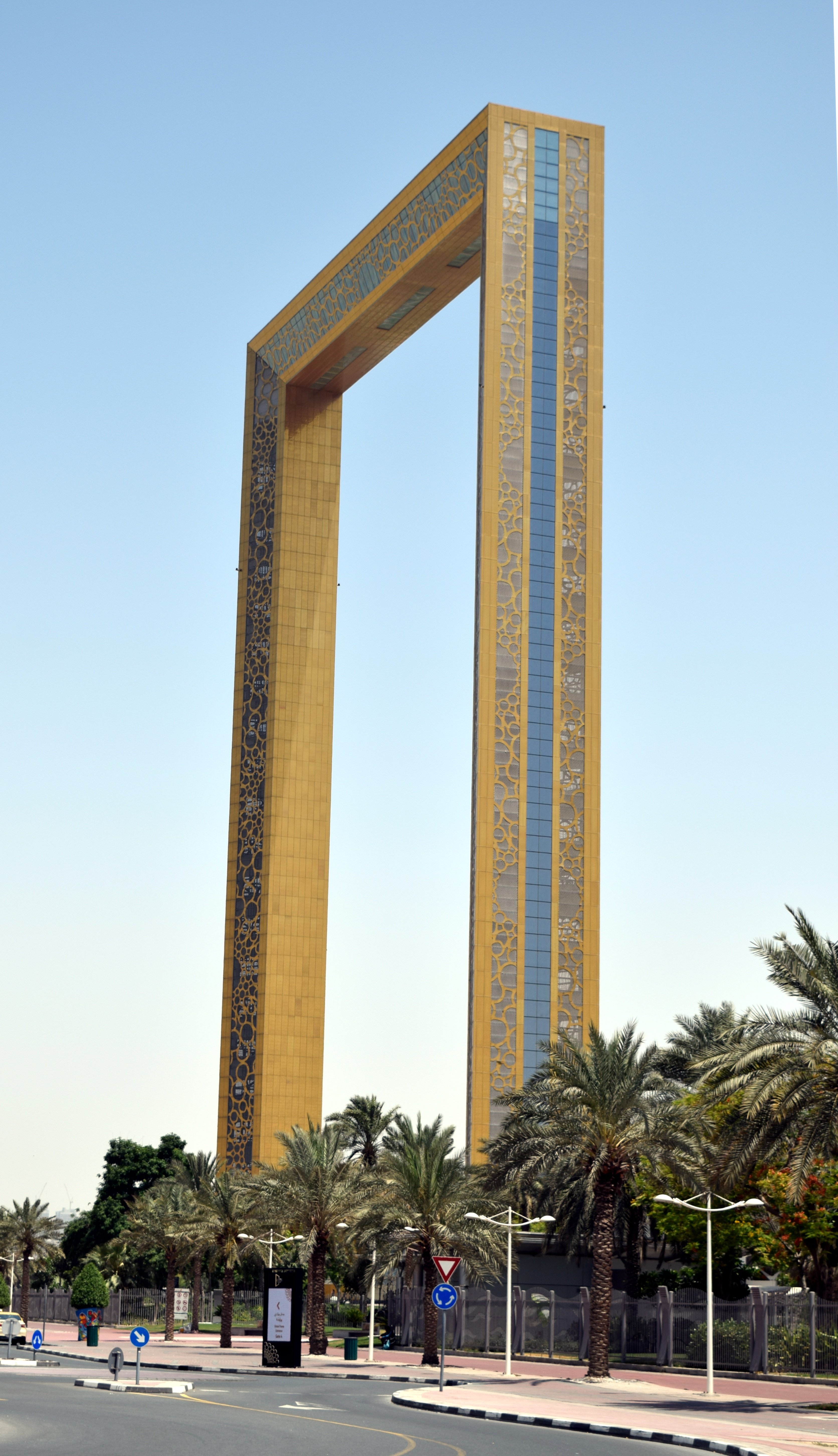 /dubai-frame.jpg